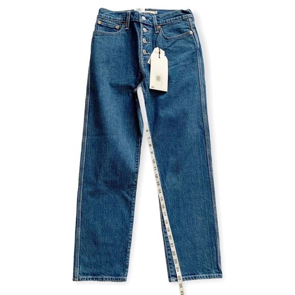 LEVI’S Straight Leg Jeans! - Picture 2 of 7